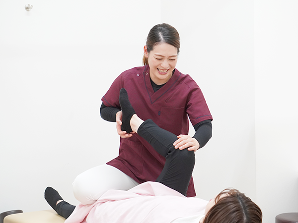 女性施術者による施術